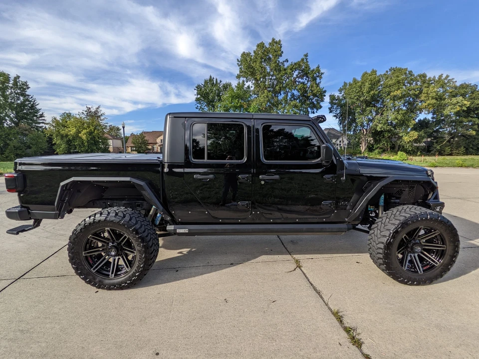 2020 Jeep JT Gladiator - Image 18 of 31