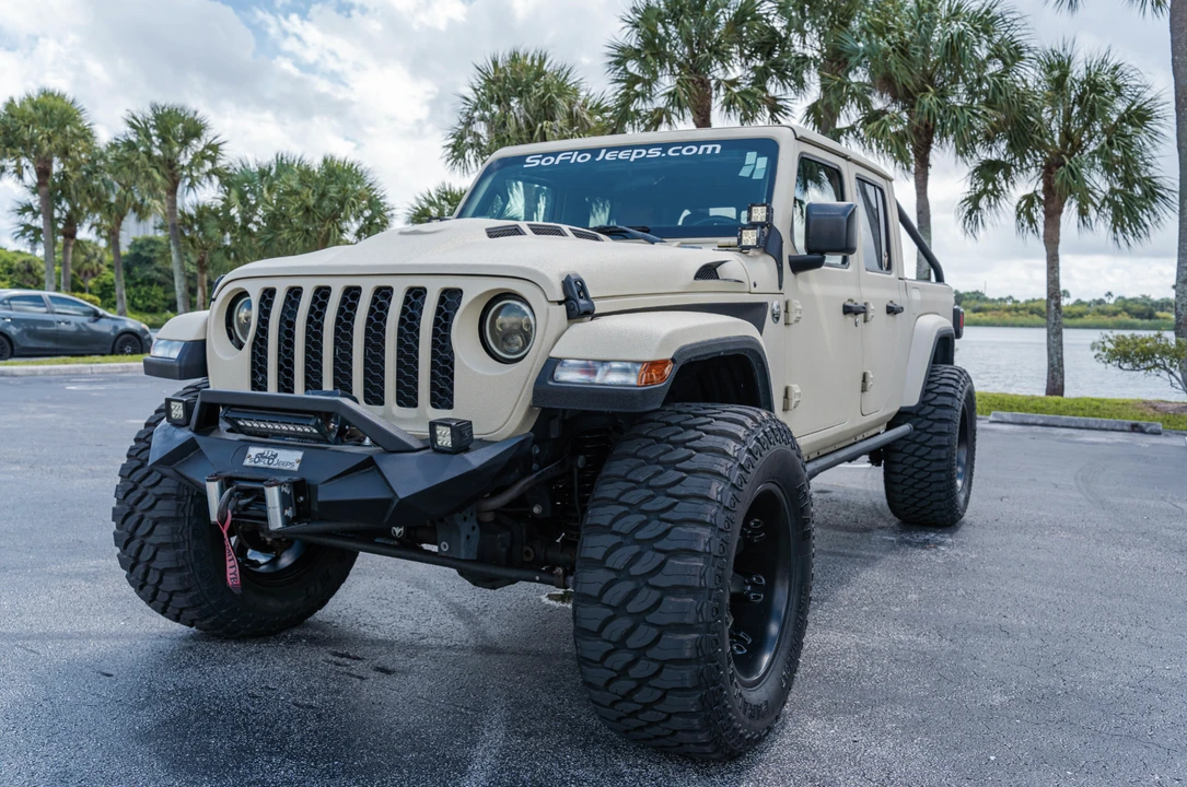 2021 Jeep JT Gladiator - Image 2 of 31