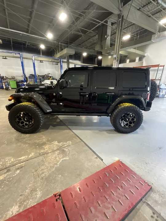 2021 Jeep JL Wrangler - Image 17 of 31