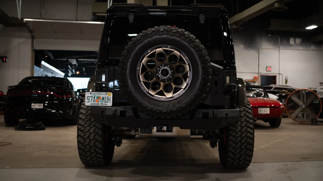 2021 Jeep JL Wrangler - Image 14 of 31