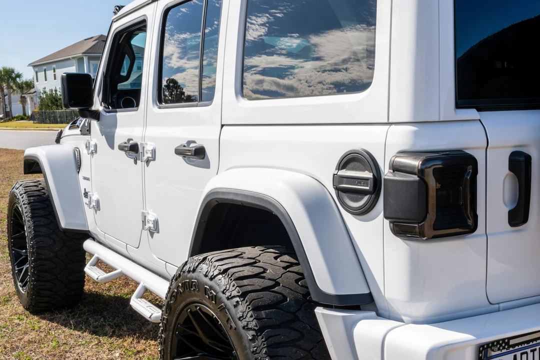 2021 Jeep JL Wrangler - Image 10 of 31