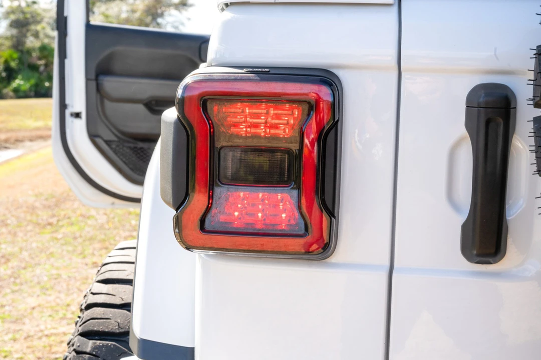 2021 Jeep JL Wrangler - Image 17 of 31