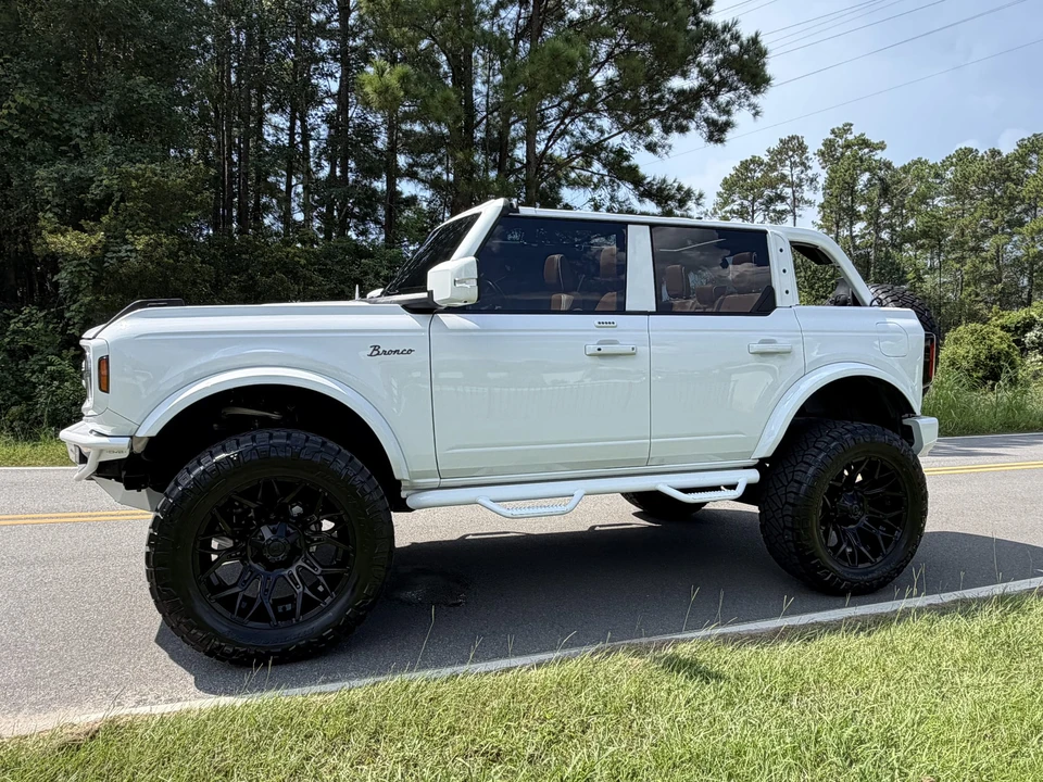 2022 Ford Bronco 6th Gen - Image 12 of 31