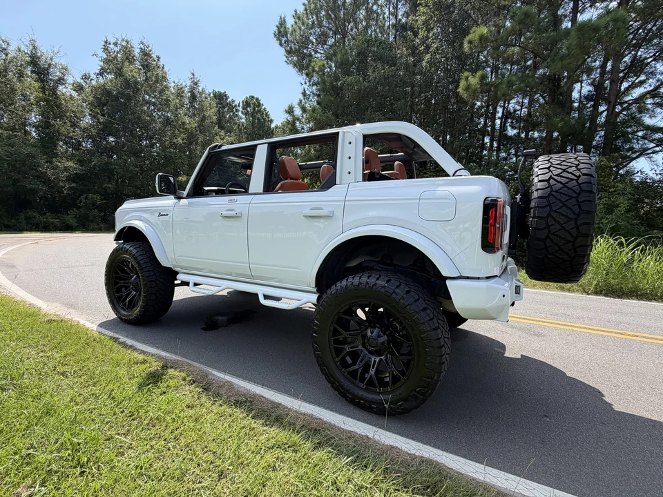 2022 Ford Bronco 6th Gen - Image 16 of 31