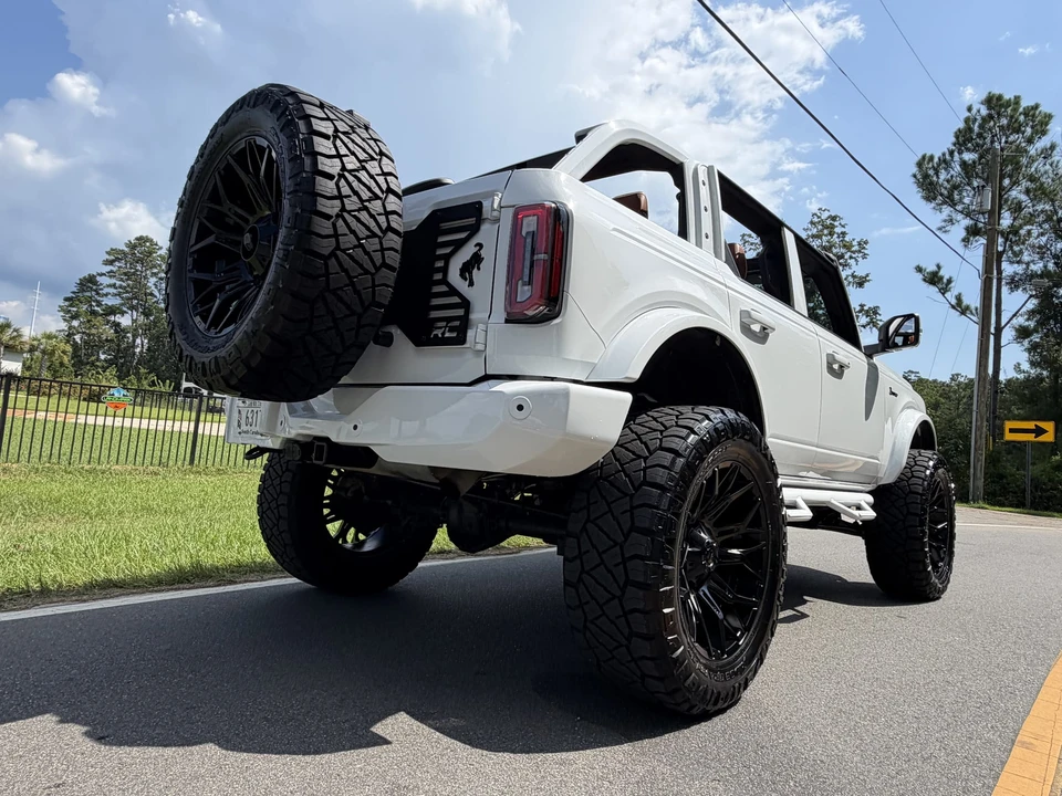 2022 Ford Bronco 6th Gen - Image 19 of 31