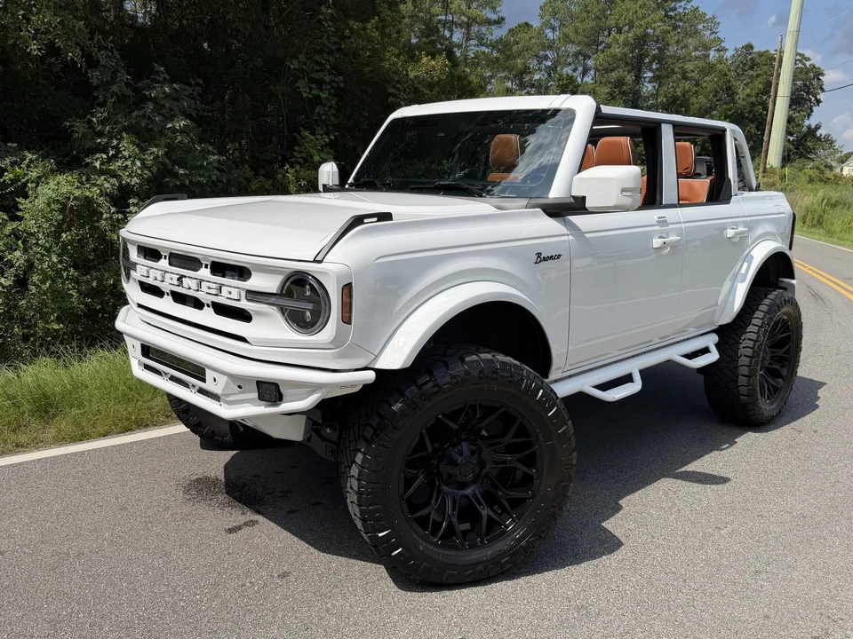 2022 Ford Bronco 6th Gen - Image 5 of 31