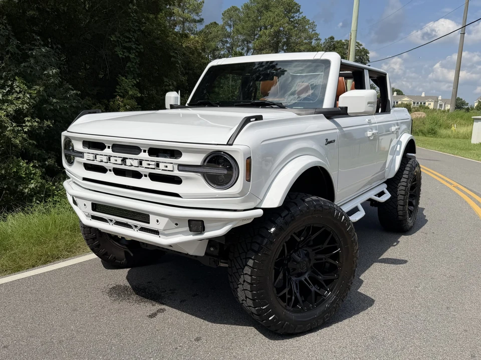 2022 Ford Bronco 6th Gen - Image 3 of 31