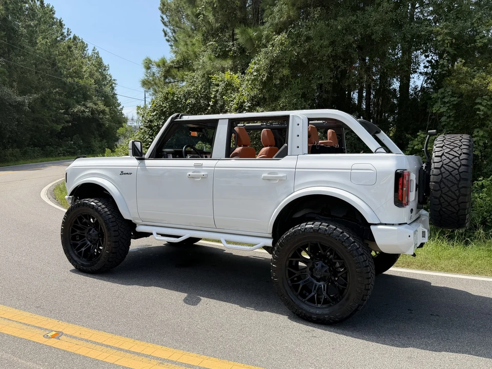 2022 Ford Bronco 6th Gen - Image 17 of 31