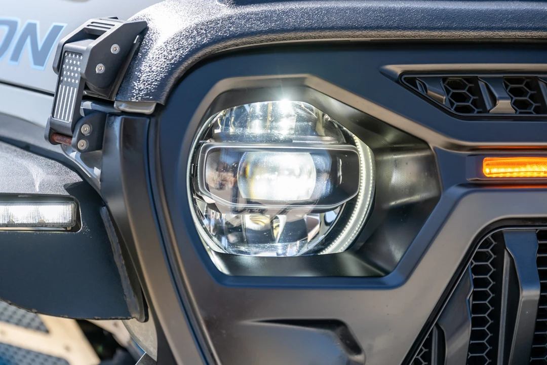 2022 Jeep JL Wrangler - Image 11 of 31