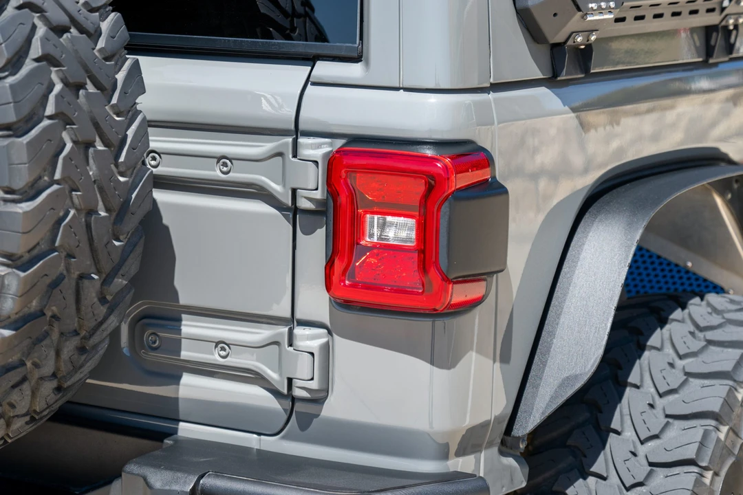 2022 Jeep JL Wrangler - Image 16 of 31