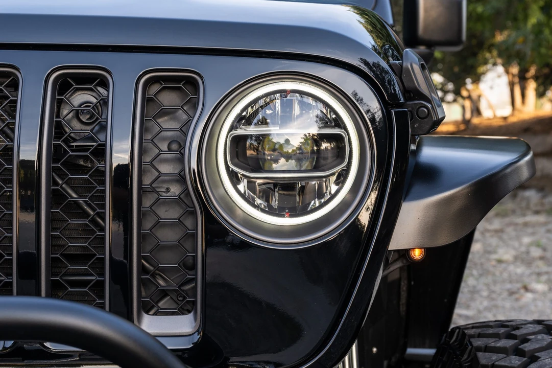 2022 Jeep JL Wrangler - Image 15 of 31