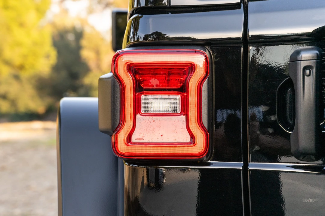 2022 Jeep JL Wrangler - Image 29 of 31