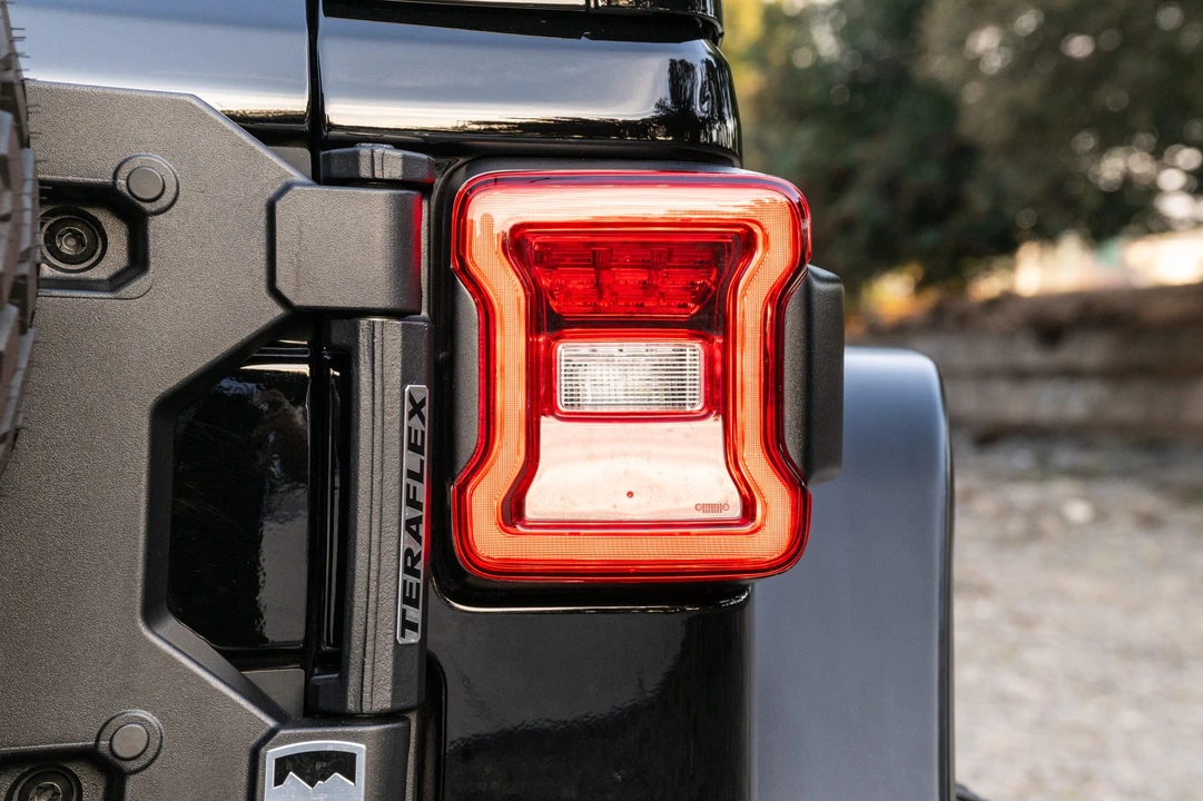 2022 Jeep JL Wrangler - Image 31 of 31