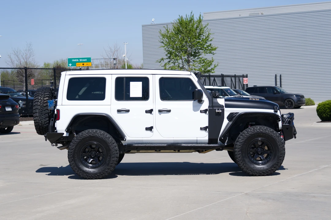 2022 Jeep JL Wrangler - Image 14 of 31