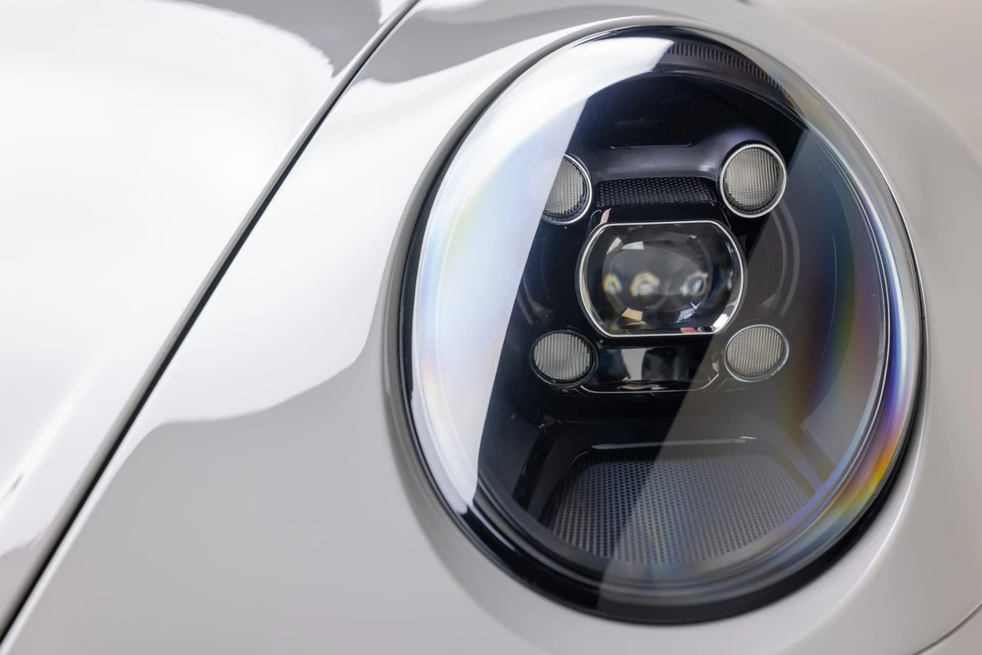 2022 Porsche 992 GT3 Touring - Image 22 of 31