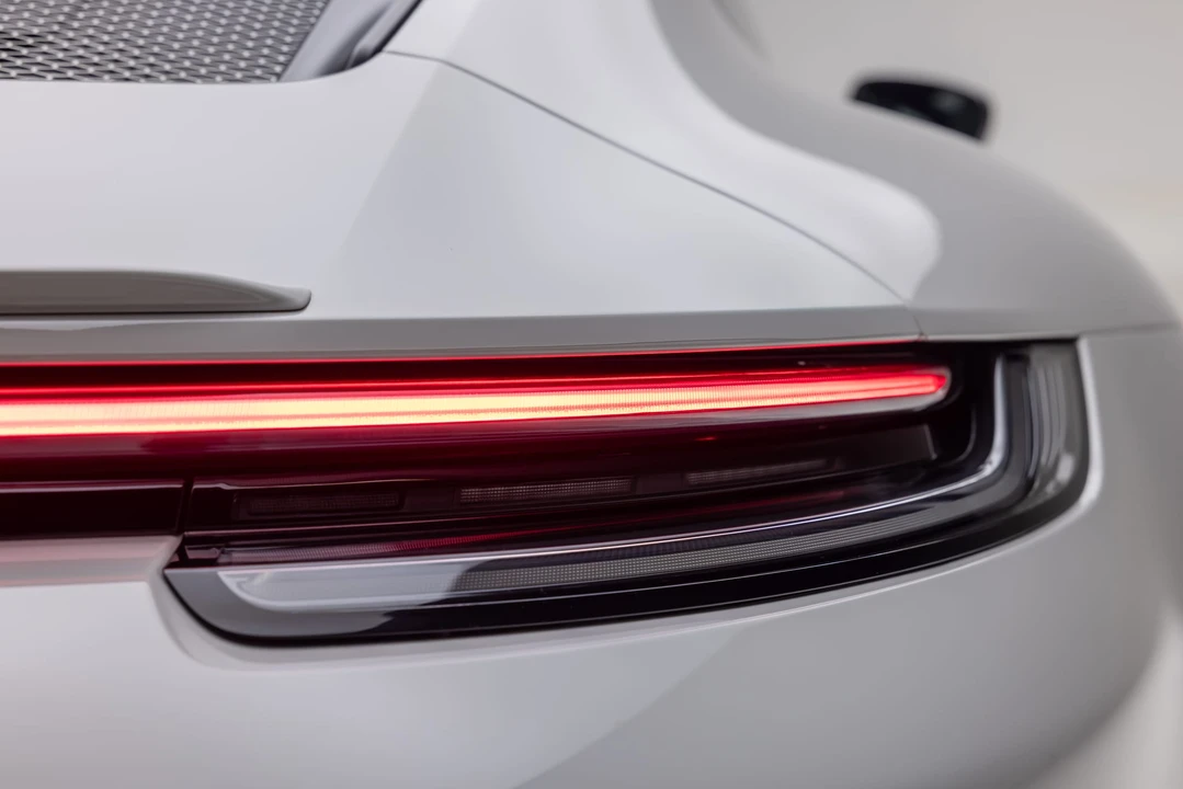 2022 Porsche 992 GT3 Touring - Image 29 of 31