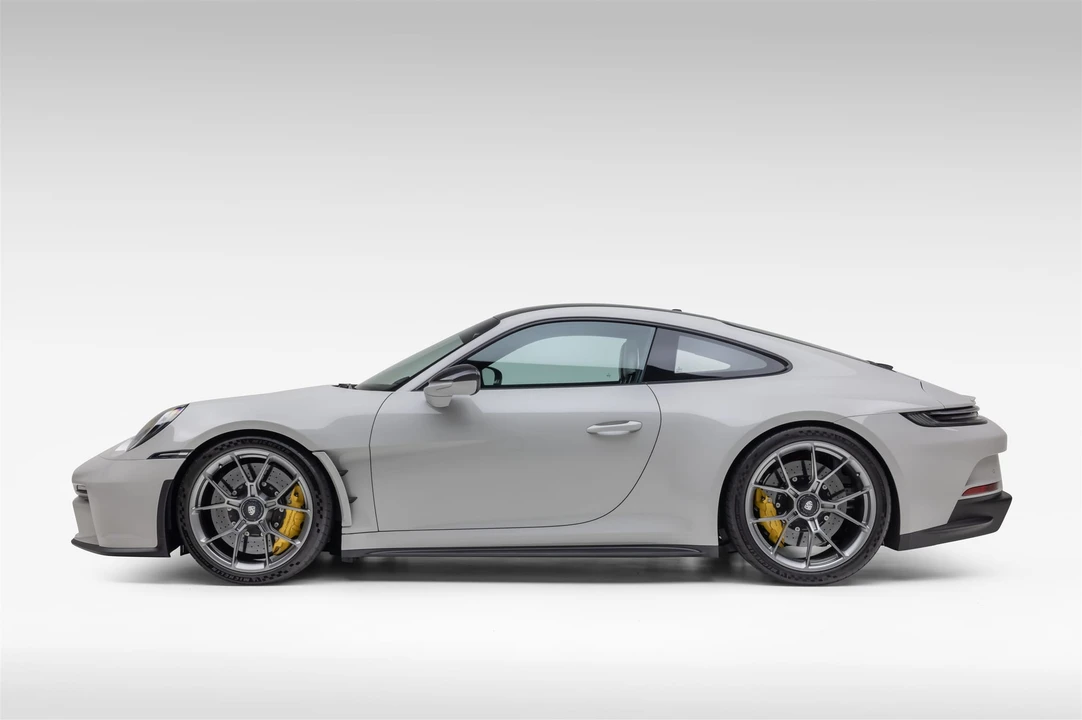 2022 Porsche 992 GT3 Touring - Image 17 of 31