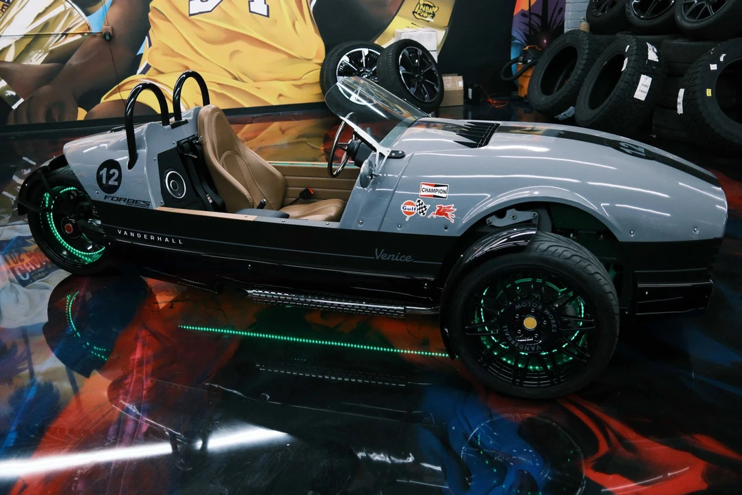 2022 Vanderhall Venice - Image 11 of 31
