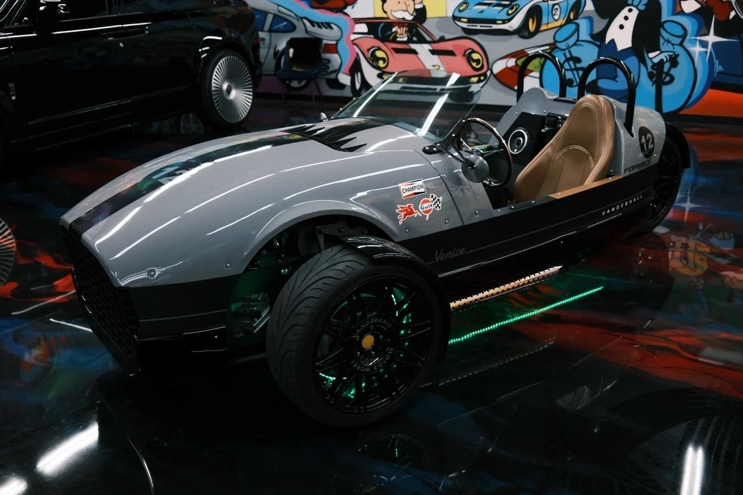 2022 Vanderhall Venice - Image 16 of 31
