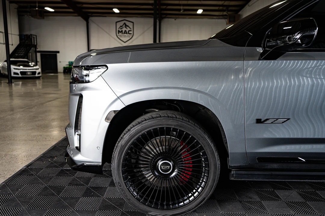 2023 Cadillac Escalade-V 5th Gen - Image 12 of 31
