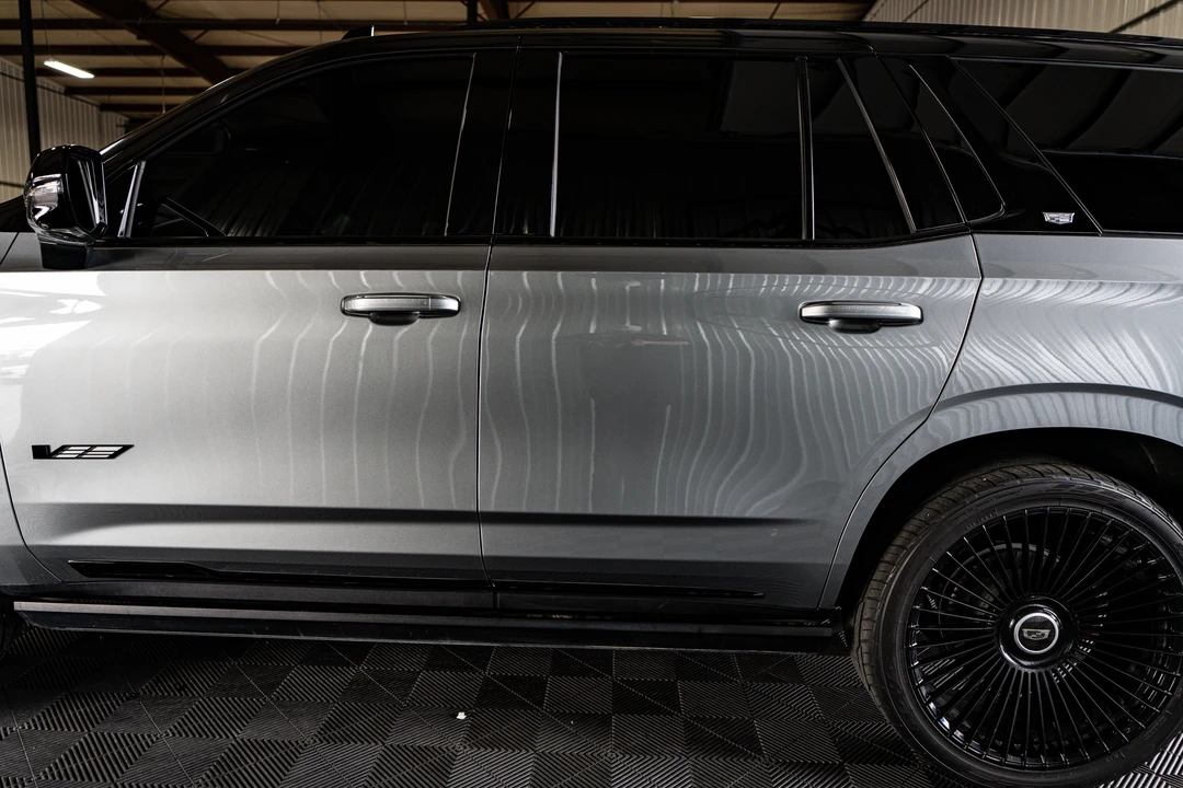 2023 Cadillac Escalade-V 5th Gen - Image 15 of 31