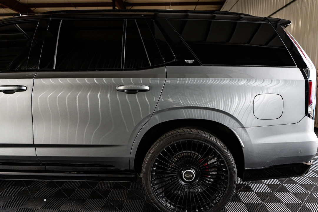 2023 Cadillac Escalade-V 5th Gen - Image 16 of 31