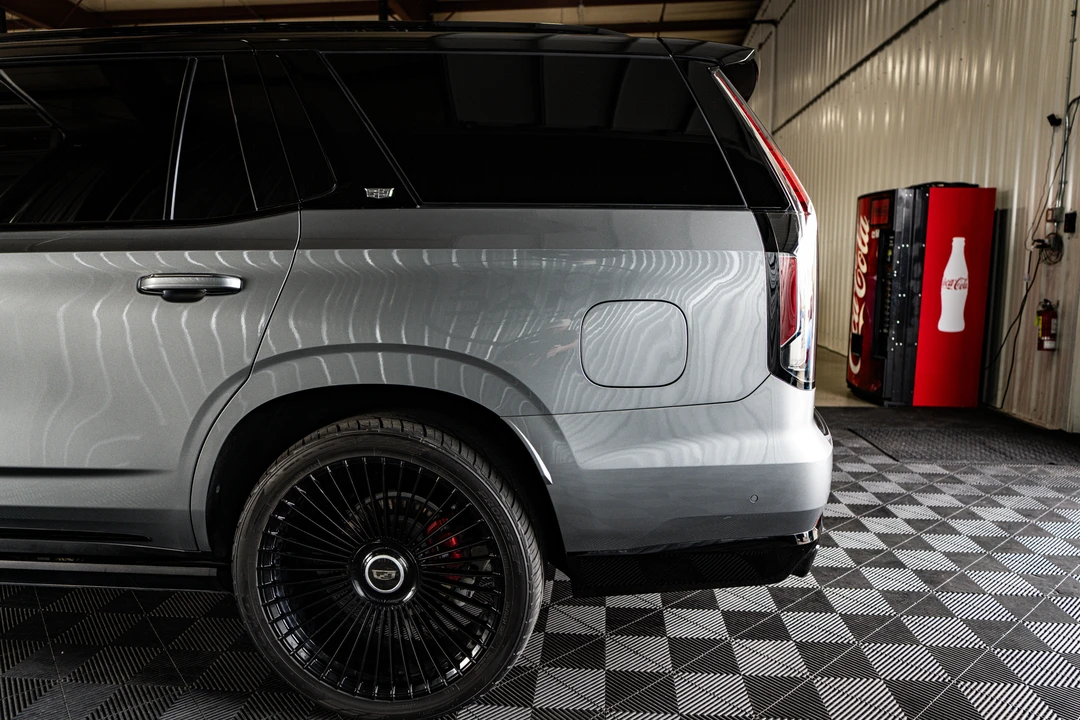 2023 Cadillac Escalade-V 5th Gen - Image 17 of 31