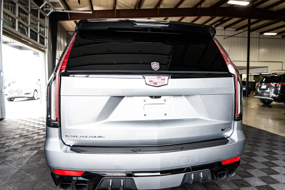 2023 Cadillac Escalade-V 5th Gen - Image 22 of 31