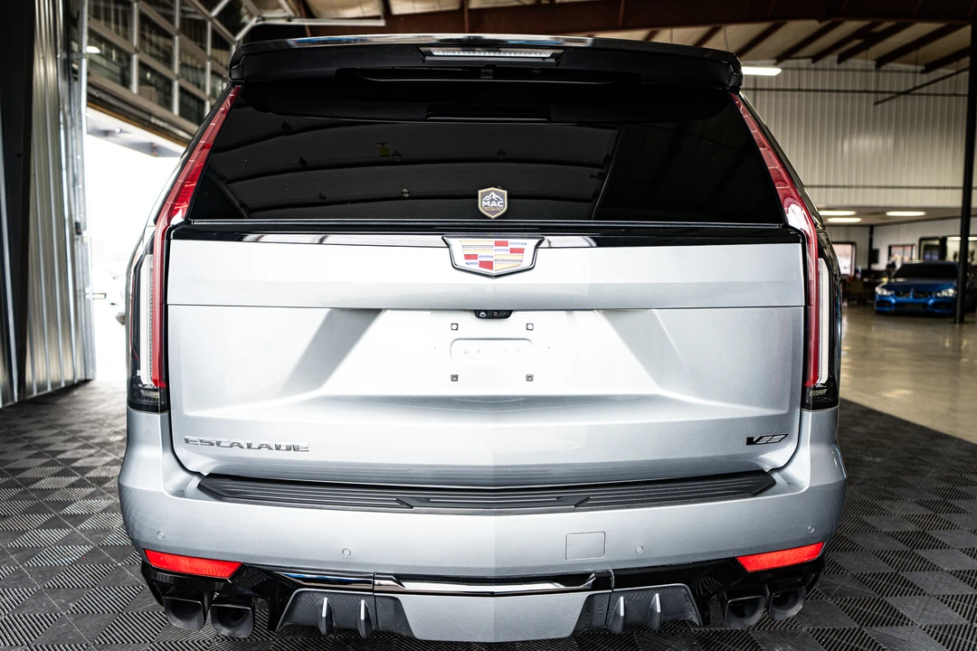 2023 Cadillac Escalade-V 5th Gen - Image 23 of 31