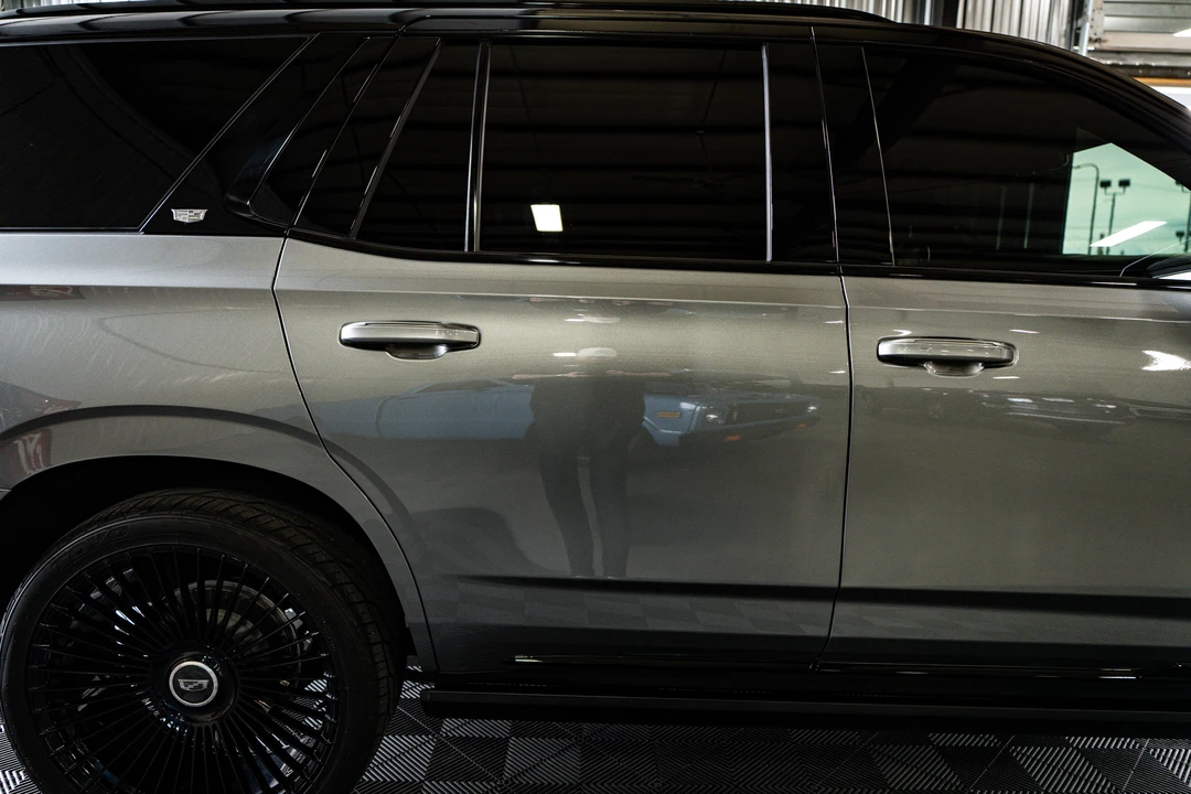 2023 Cadillac Escalade-V 5th Gen - Image 30 of 31