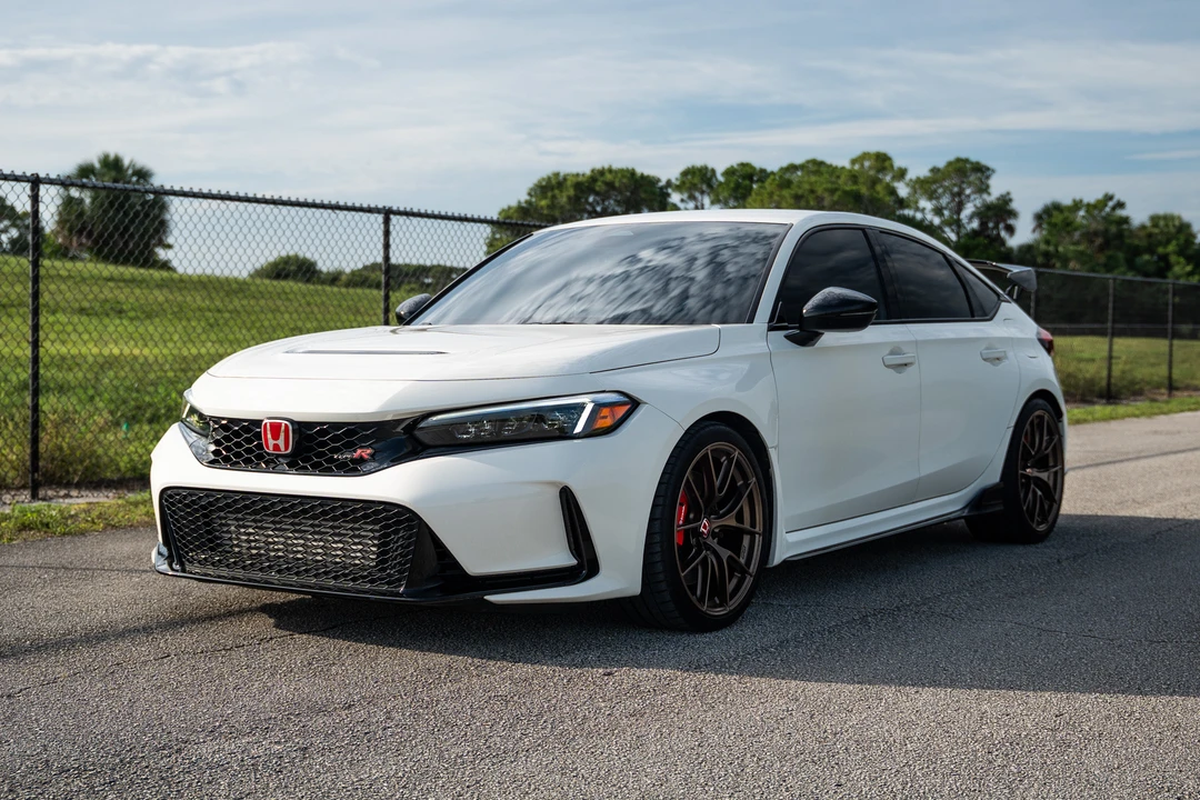 2023 Honda FL5 Civic Type R - Image 2 of 31