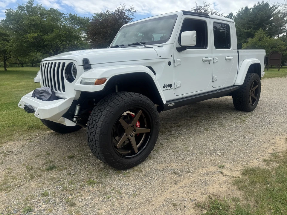 2023 Jeep JT Gladiator - Image 14 of 31