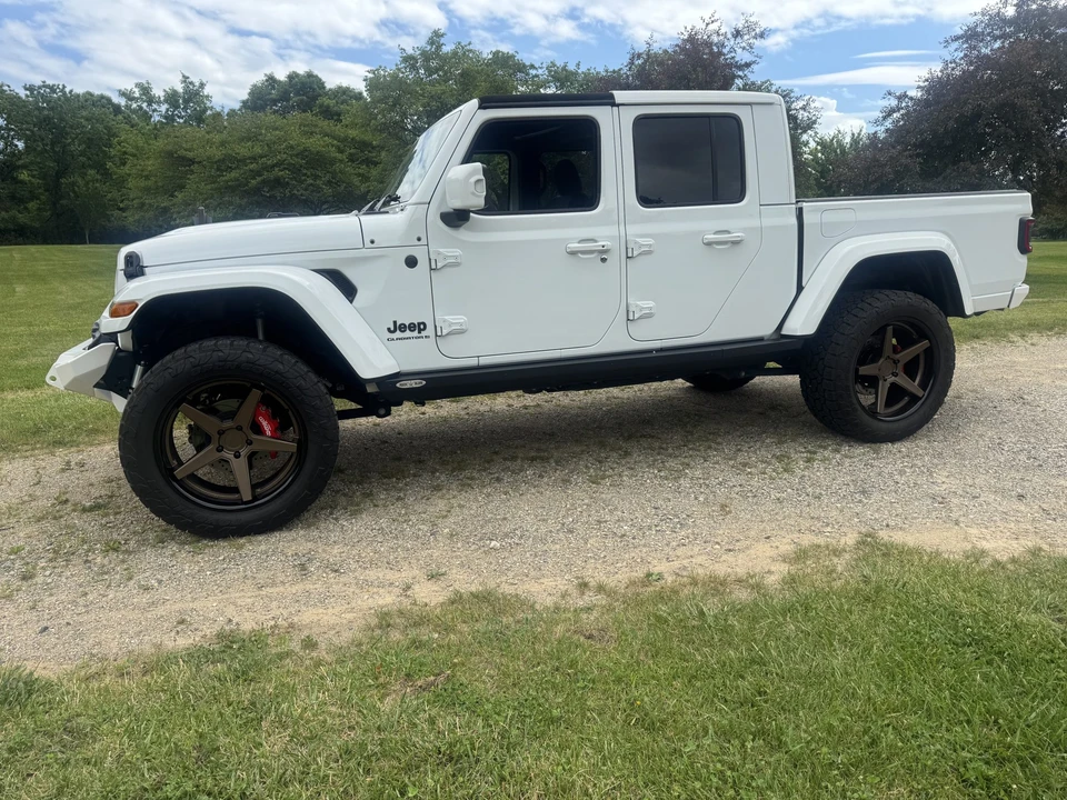 2023 Jeep JT Gladiator - Image 12 of 31