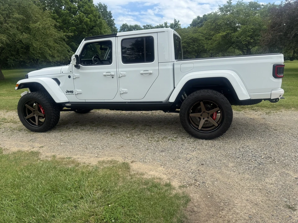 2023 Jeep JT Gladiator - Image 11 of 31