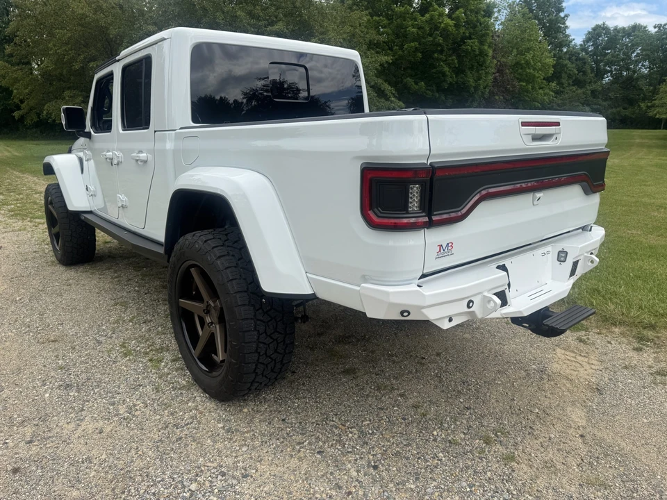 2023 Jeep JT Gladiator - Image 9 of 31