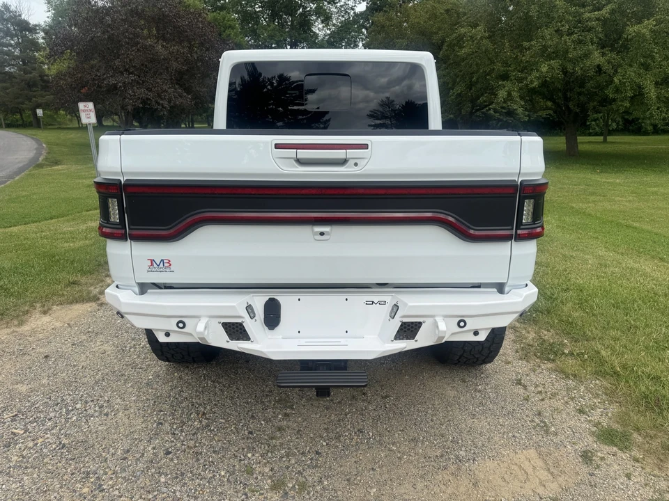 2023 Jeep JT Gladiator - Image 8 of 31