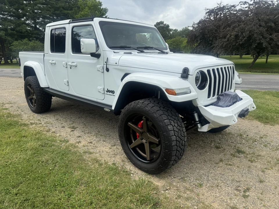 2023 Jeep JT Gladiator - Image 3 of 31