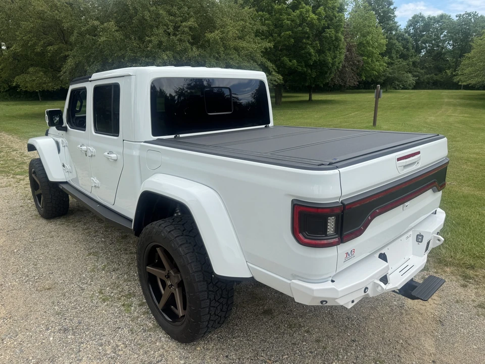 2023 Jeep JT Gladiator - Image 18 of 31