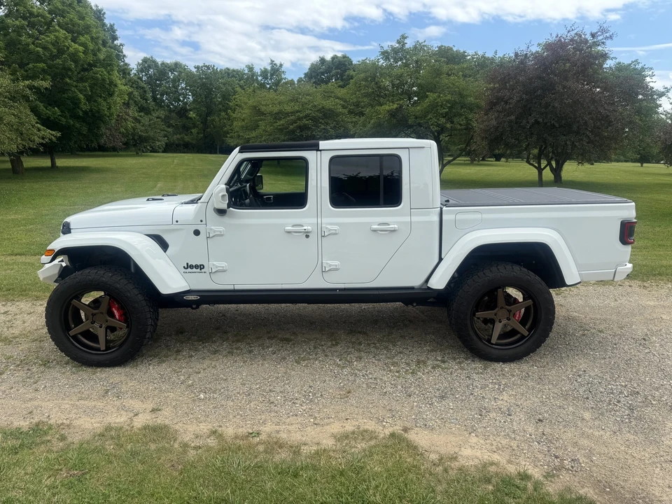 2023 Jeep JT Gladiator - Image 19 of 31