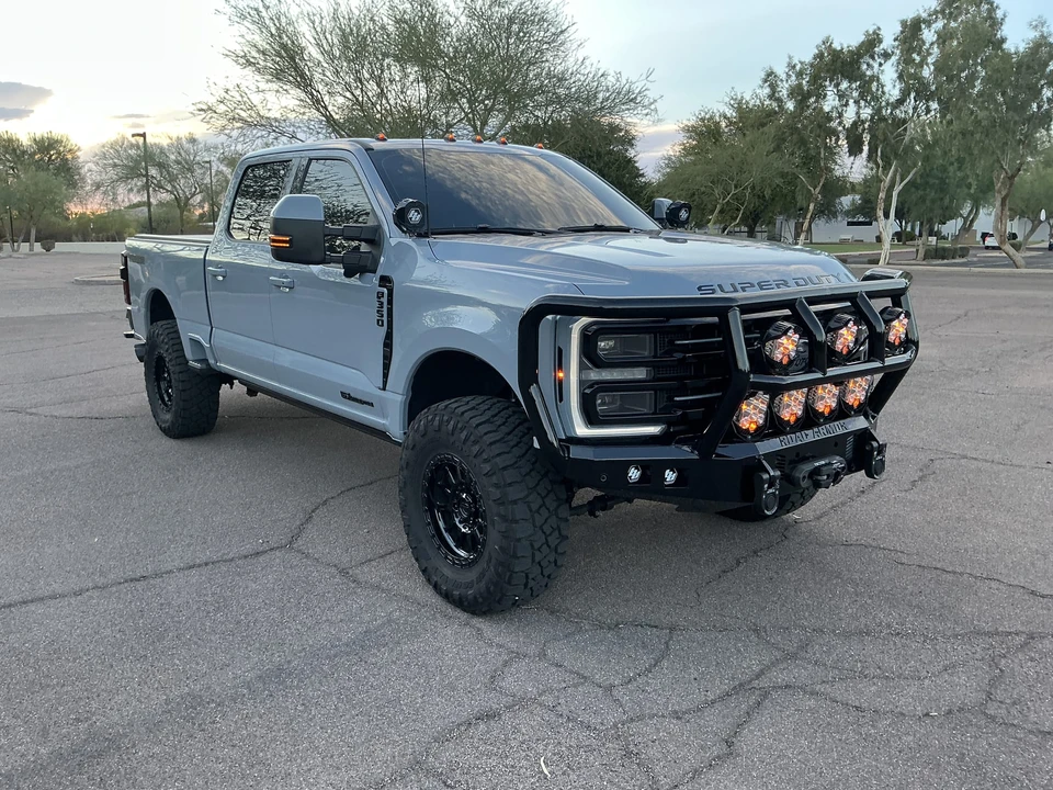 2025 Ford Super Duty 5th Gen - Image 4 of 31