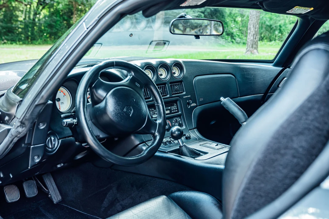 2002 Dodge Viper GTS 2nd Gen - Image 27 of 31