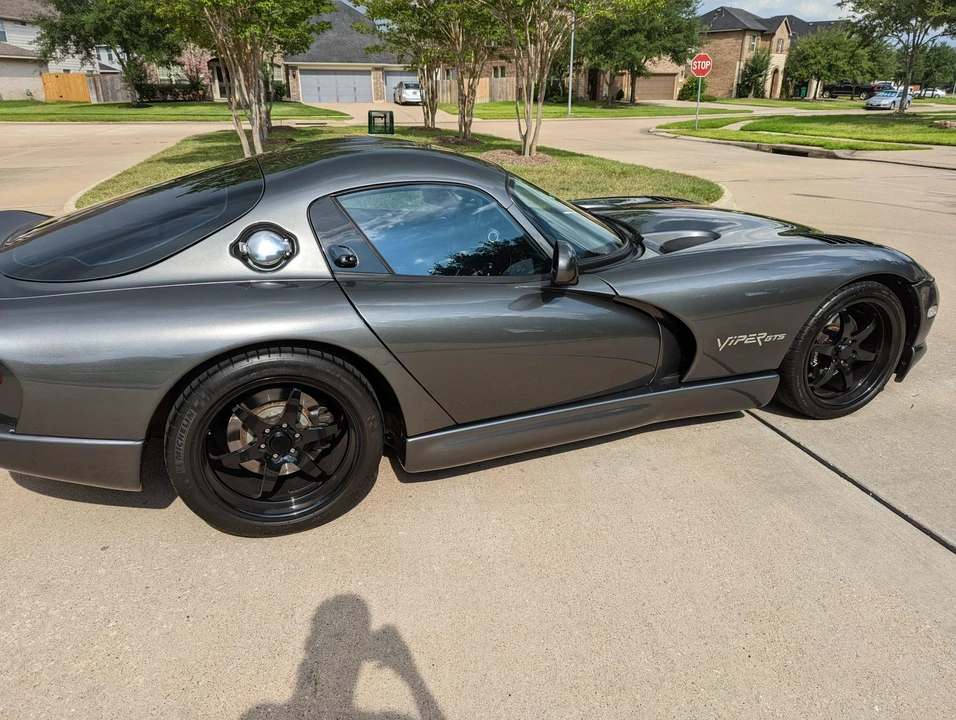 2002 Dodge Viper GTS 2nd Gen - Image 11 of 31