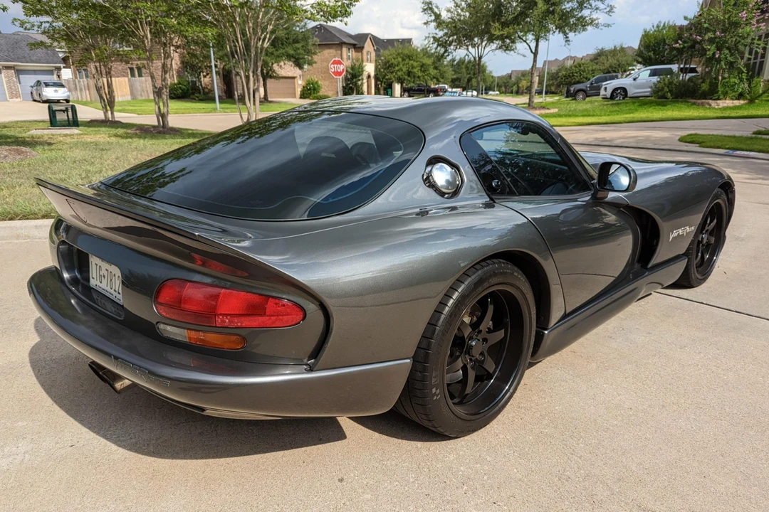2002 Dodge Viper GTS 2nd Gen - Image 10 of 31
