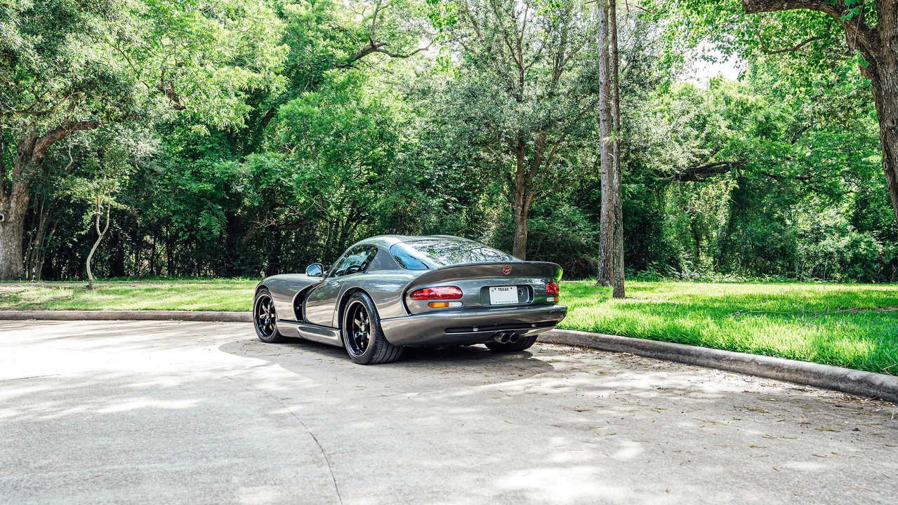 2002 Dodge Viper GTS 2nd Gen - Image 4 of 31