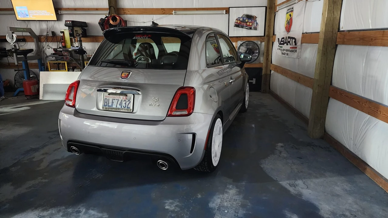 2018 Fiat Abarth 500 - Image 9 of 31