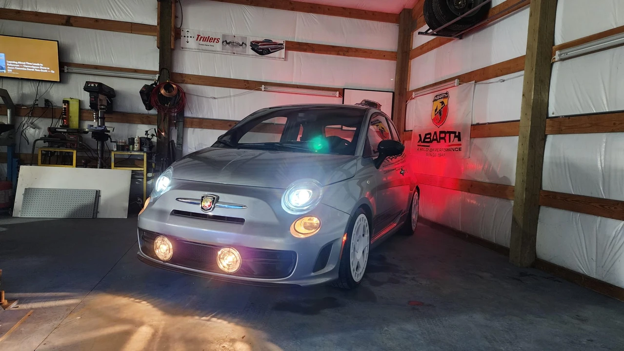 2018 Fiat Abarth 500 - Image 19 of 31