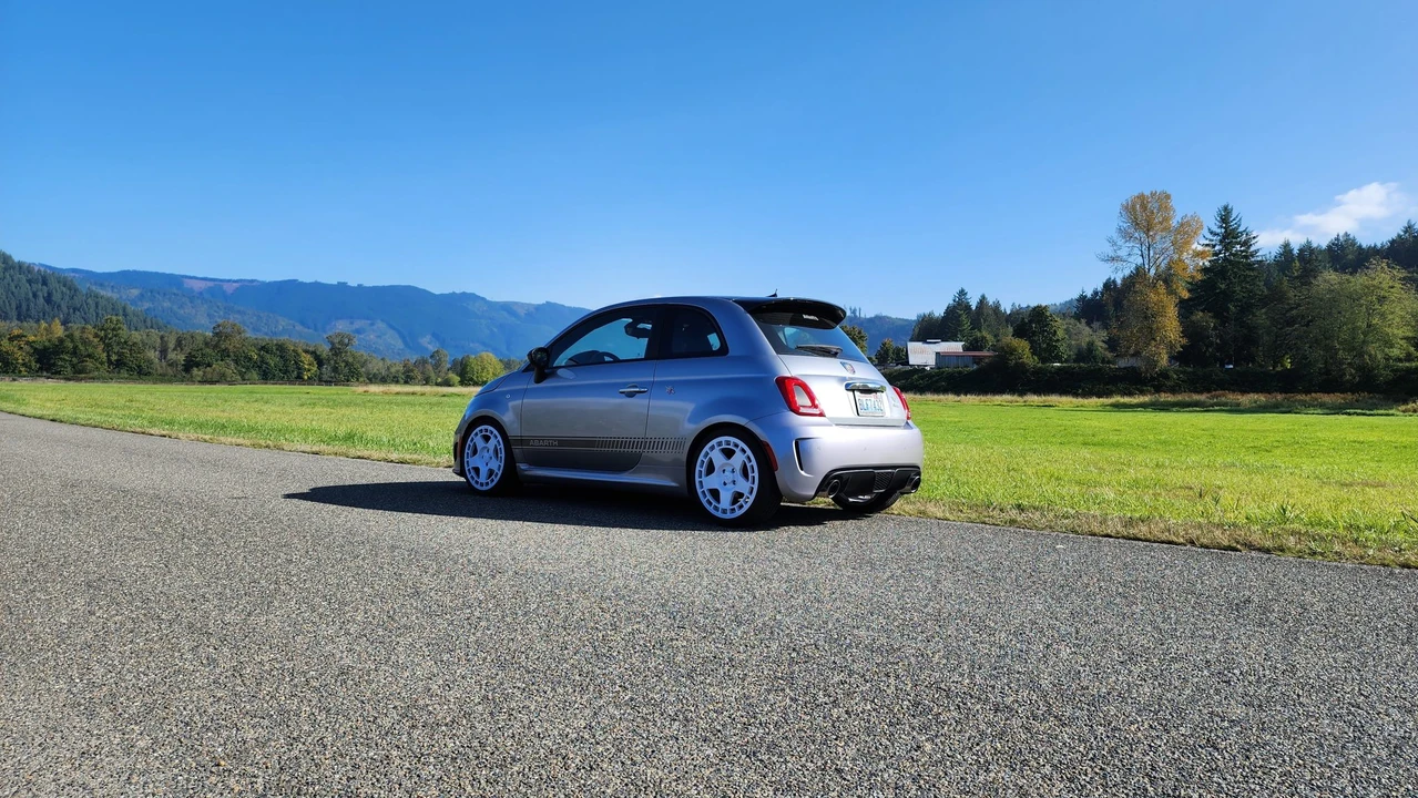 2018 Fiat Abarth 500 - Image 23 of 31