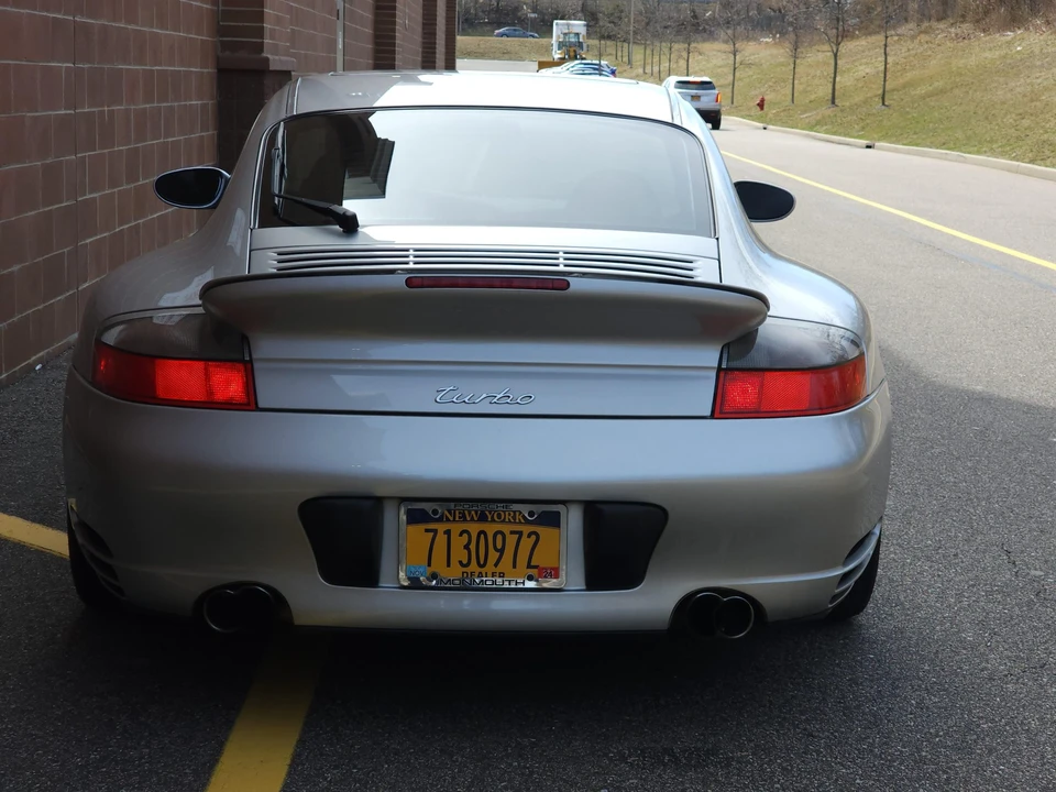 2001 Porsche 996 Turbo - Image 11 of 31