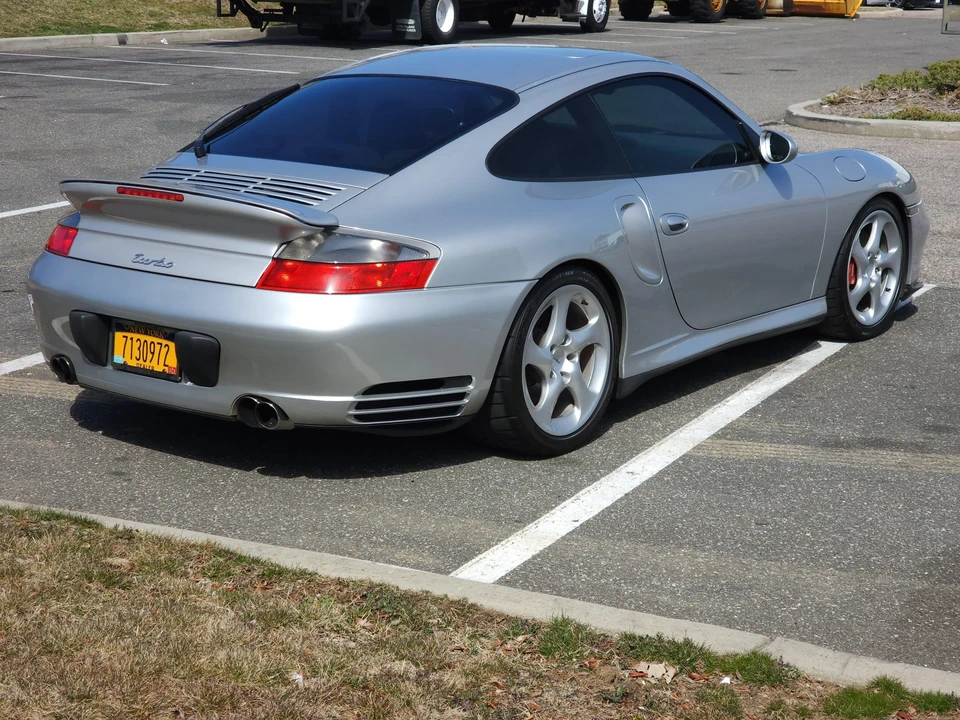 2001 Porsche 996 Turbo - Image 13 of 31