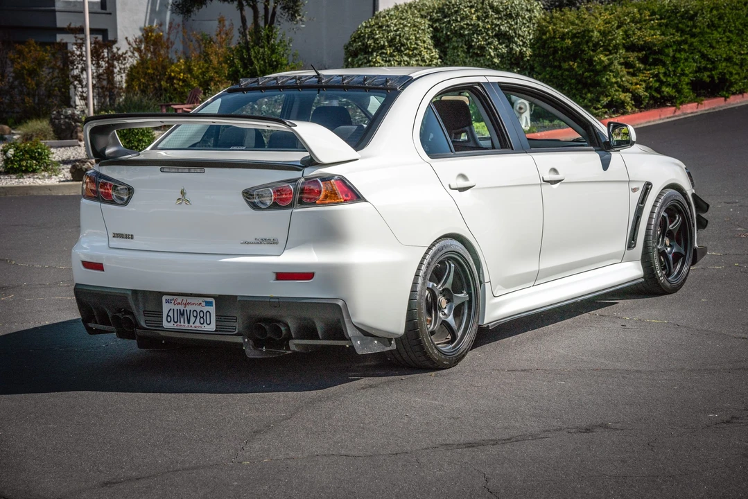 2011 Mitsubishi Lancer Evolution X 9th Gen - Image 13 of 31